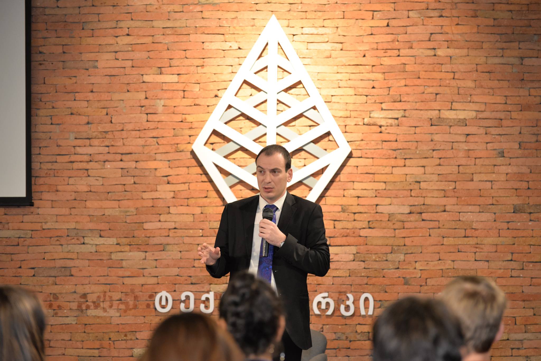 ვიზიტი ტექნოლოგიების სააგენტოში